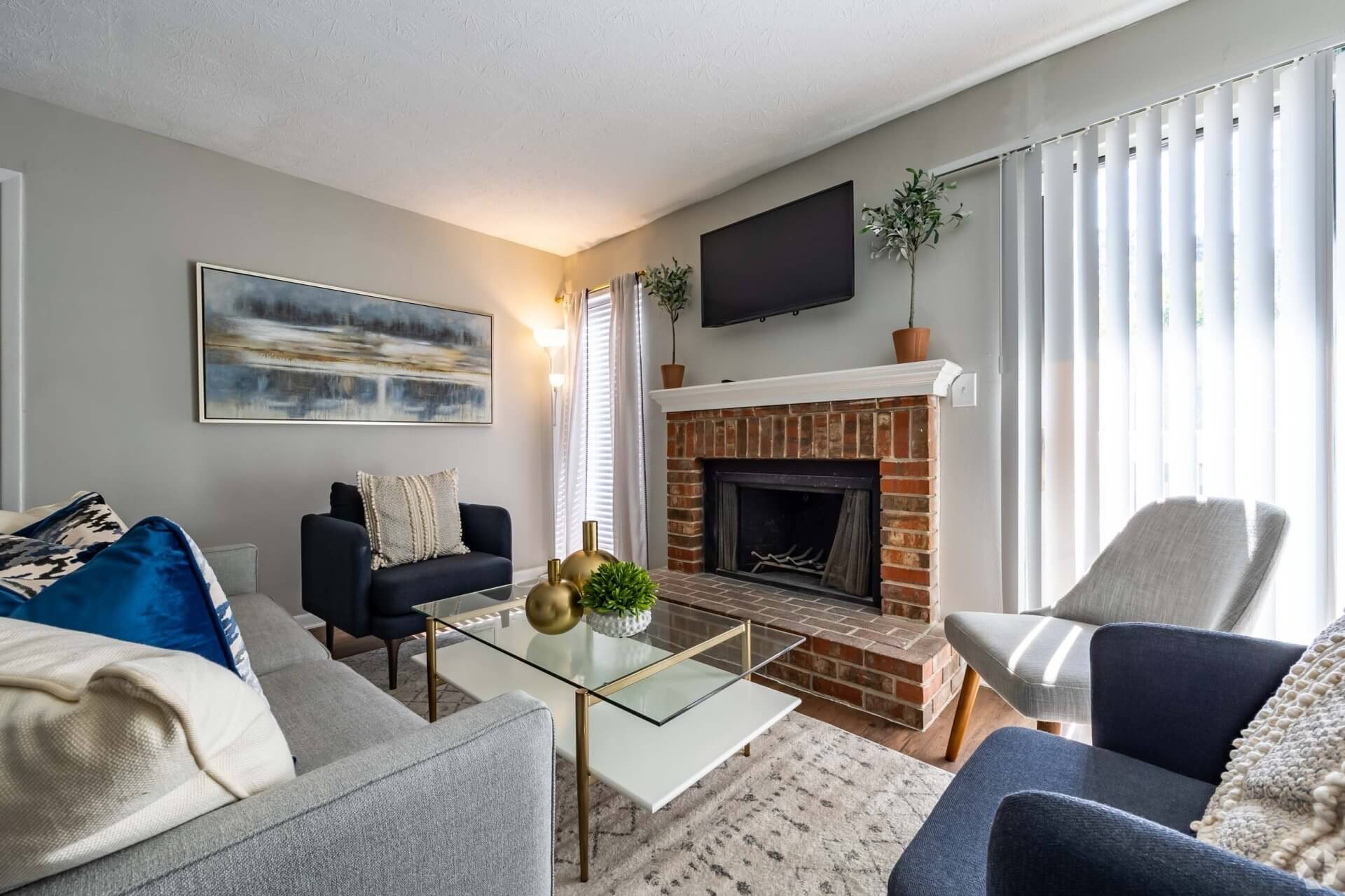 livingroom at apartments for rent in stone mountain midwood gardens