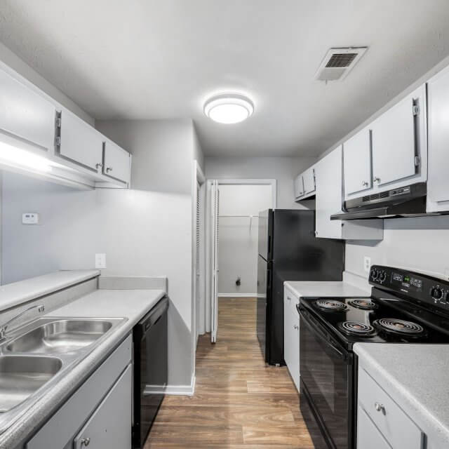 kitchen at pet-friendly midwood gardens stone mountain ga apartments
